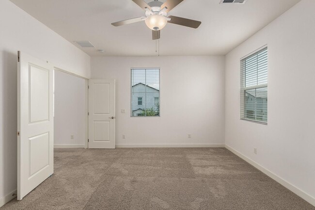 Building Photo - 5552 S Dillon