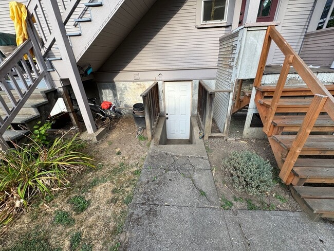 Building Photo - 8524 SE 11th Ave