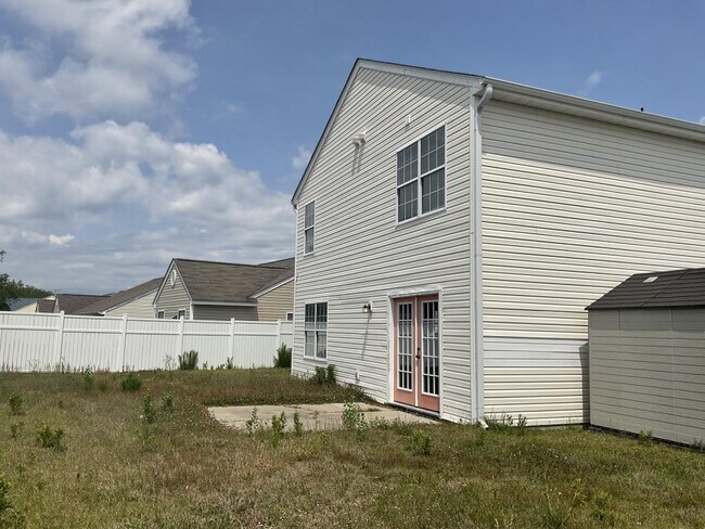 Building Photo - 347 Thistle Ln