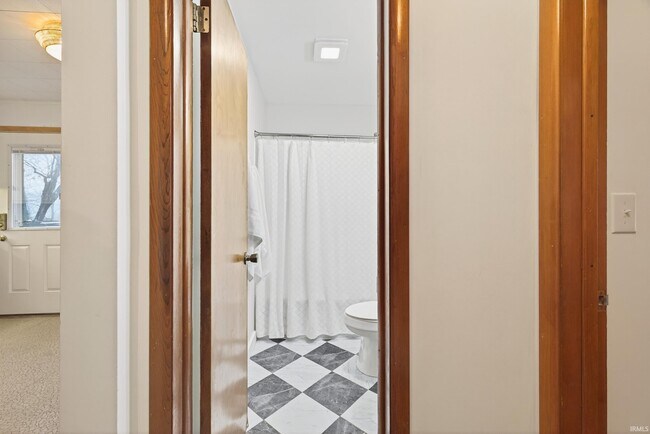 Building Photo - 201 W Church Ln