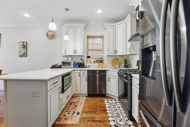 Primary Photo - 39 Grace St