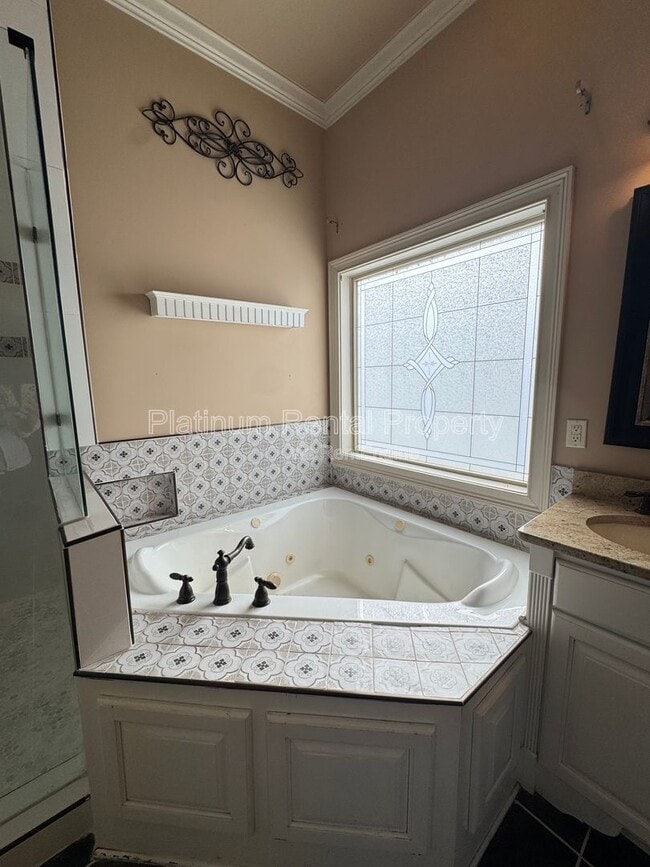 Building Photo - 1811 Traditions Way