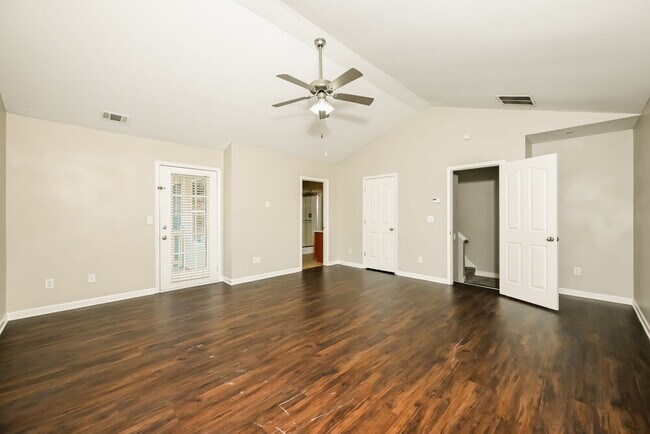 Building Photo - 5331 Apple Grove Rd NE