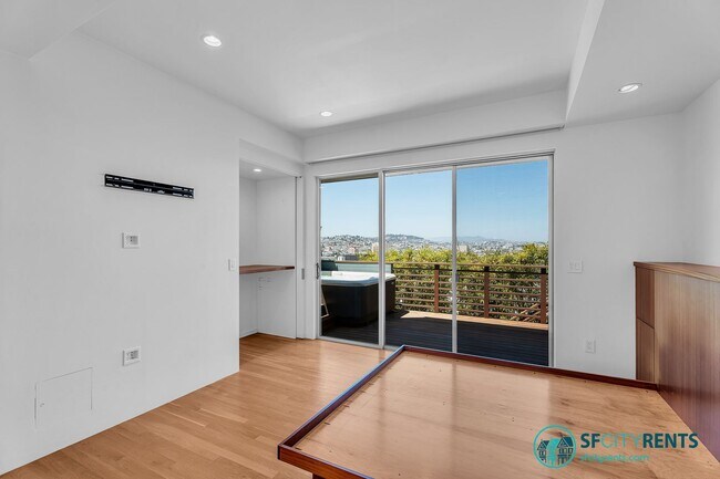 Building Photo - Bernal Heights: Remodeled Single Family Home w/ Views, Hot Tub & Solar Panels
