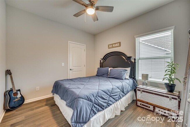 Building Photo - 18568 Mainsail Ct