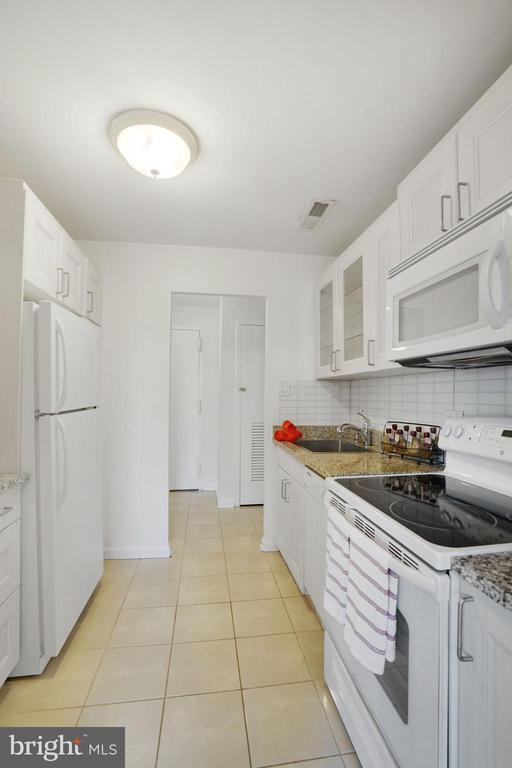 Building Photo - 3101 S Manchester St