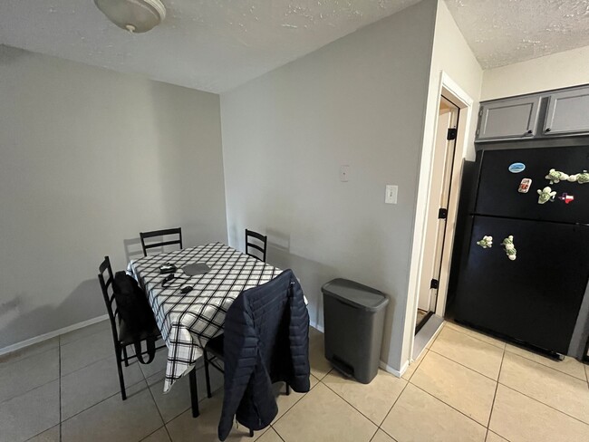 Building Photo - 24131 Tayloe House Ln