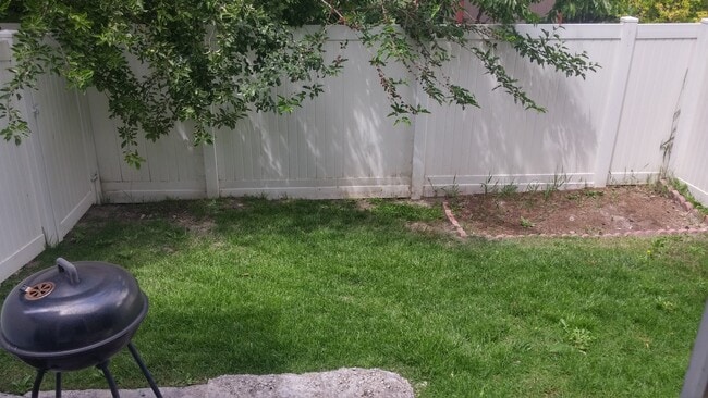 Building Photo - Stylish 3 bed 2.5 bath town home in Provo