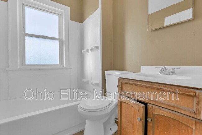 Building Photo - 2545 Sullivant Ave