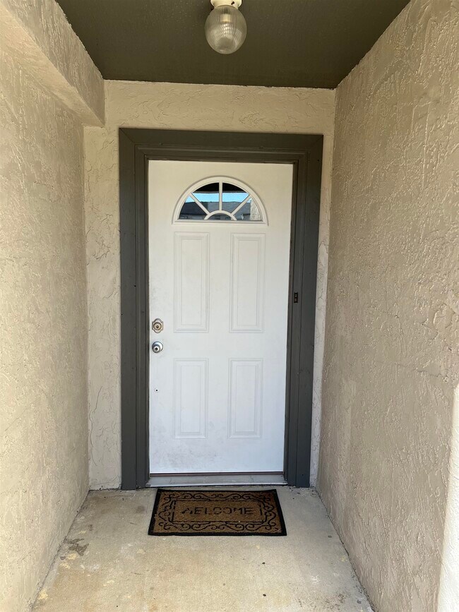 Building Photo - 1309 Airport Dr