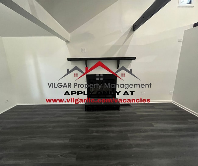 Building Photo - This cozy 3 bedroom, 1 bathroom home is pr...