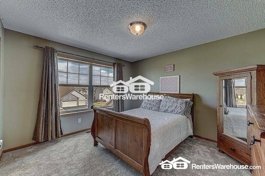 Building Photo - 8868 Whispering Oaks Trail