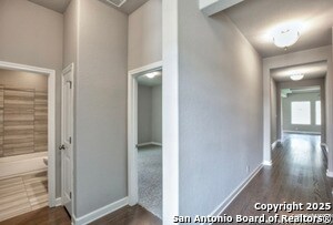 Building Photo - 622 Singing Creek