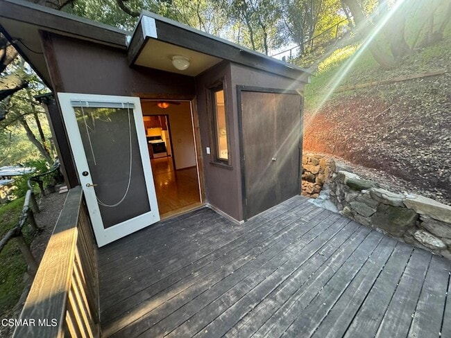 Building Photo - 1281 Old Topanga Canyon Rd