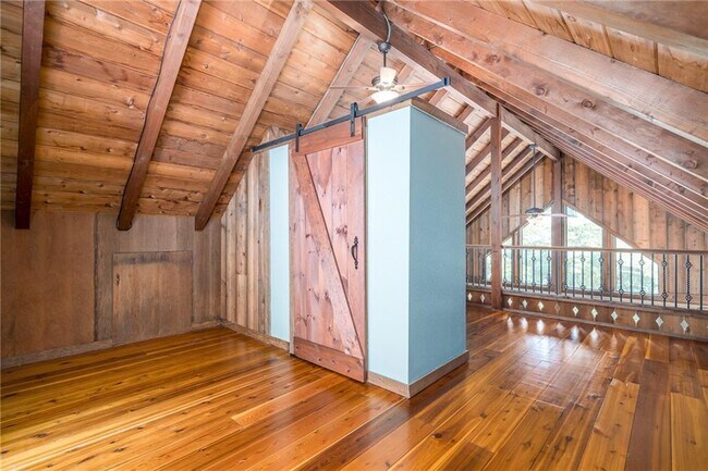 Building Photo - 771 Little Hendricks Mountain Rd