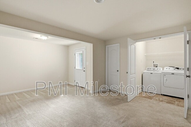 Building Photo - 100 Bertelli Ct