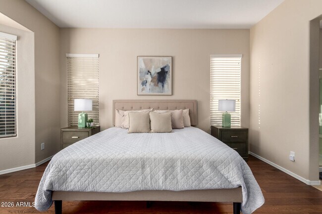 Building Photo - 12725 W Dale Ln