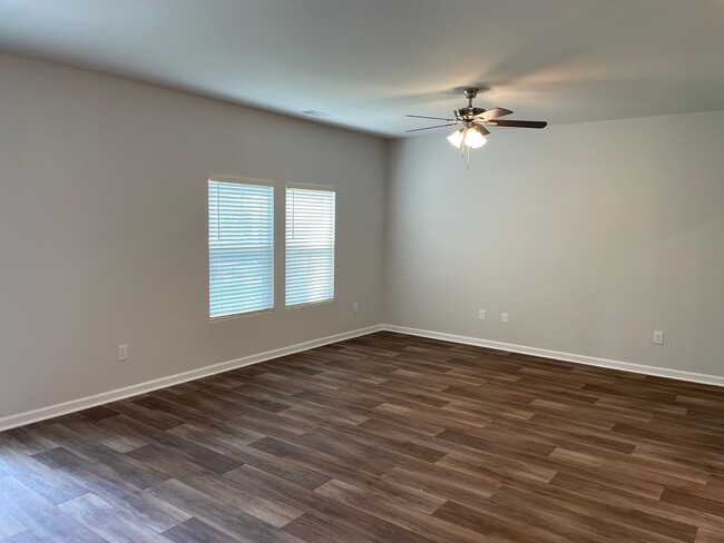 Building Photo - 1031 Harbor Dr