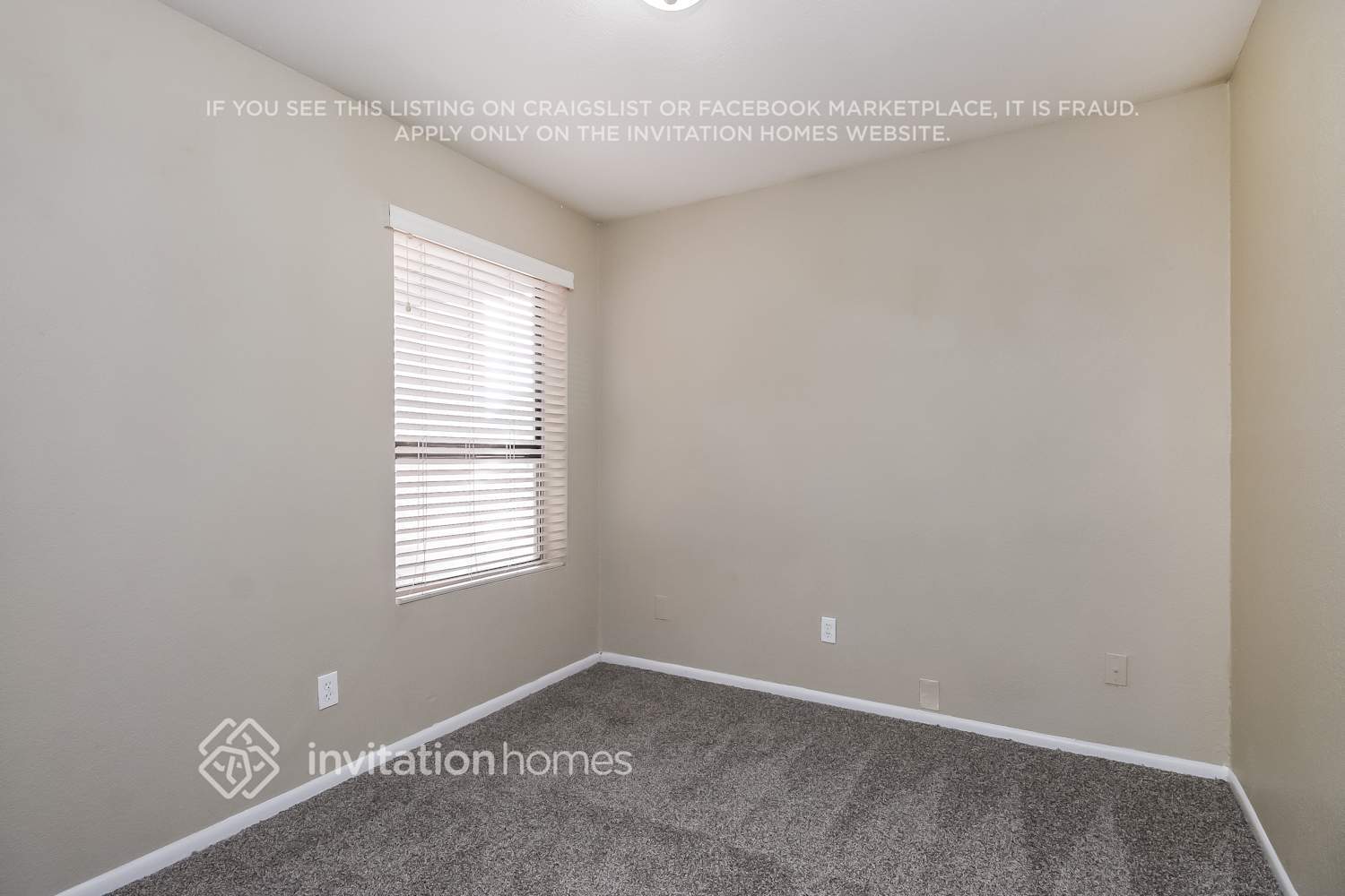 Building Photo - 331 S Cholla St