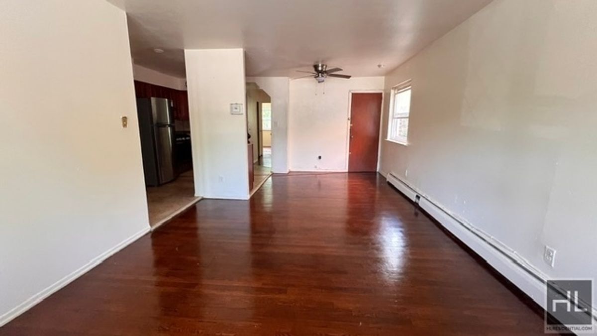 Building Photo - 1440 E 85th St