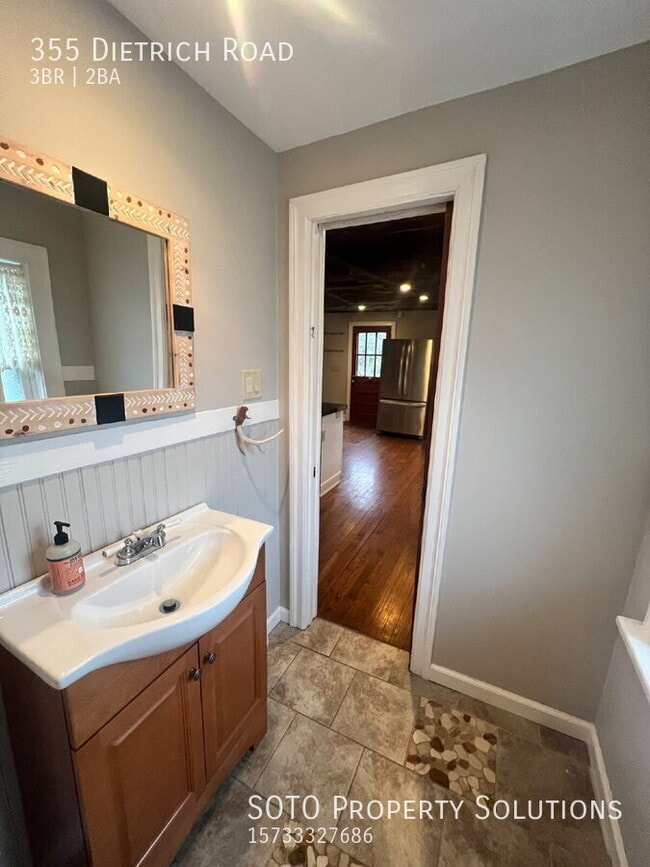 Building Photo - 355 Dietrich Rd