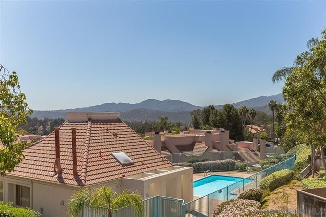 Building Photo - 2 Bed / 2 Bath Townhome in El Cajon