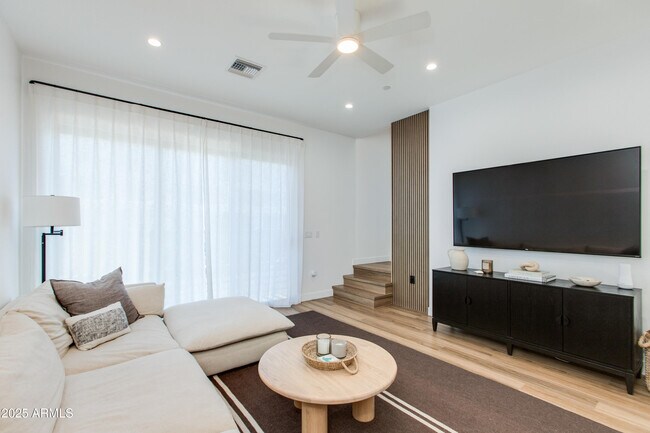 Building Photo - 4220 N 32nd St