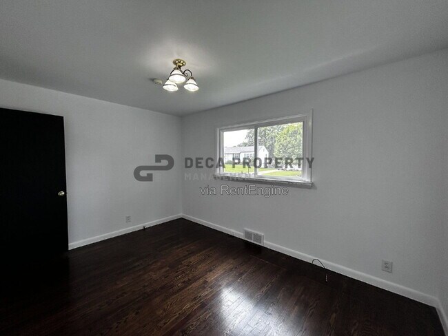 Building Photo - 10922 Juniper Ct