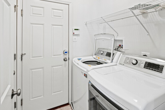 Building Photo - 5979 Cypress Springs Rd