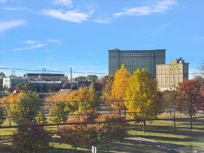 Building Photo - 2028 Pine St