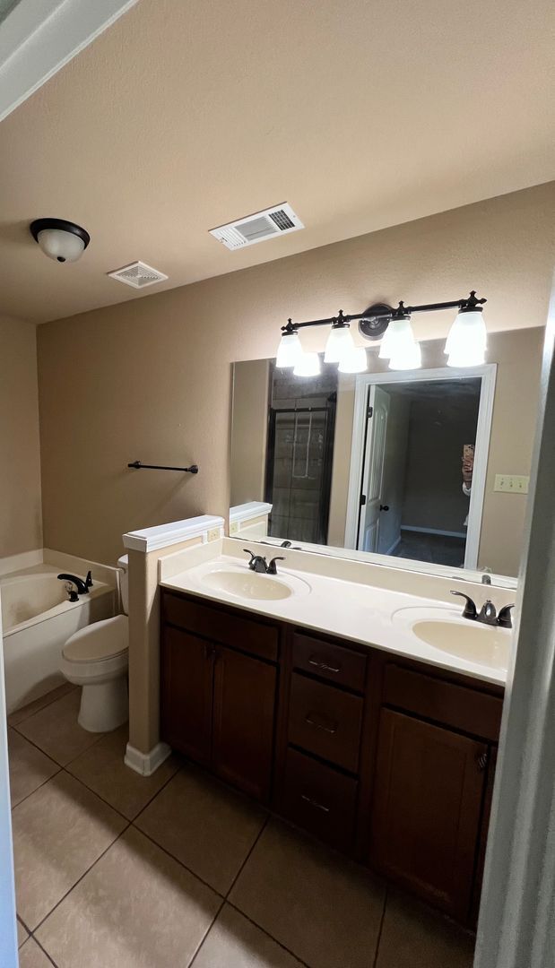 Building Photo - 4 Bdrm 2.5 bath Home-  Munford