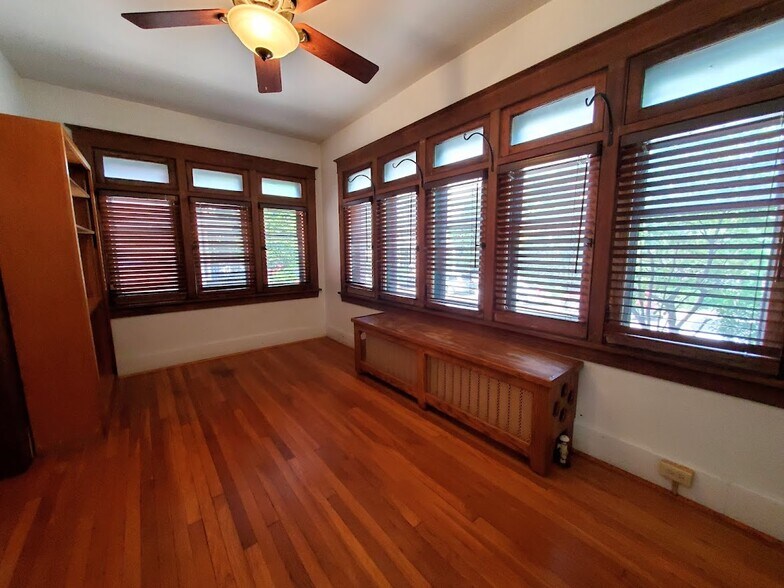 Building Photo - 222 Morewood Ave