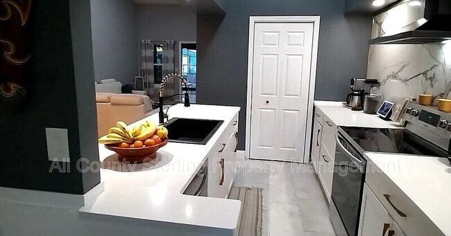 Building Photo - 3836 SW 30th Terrace