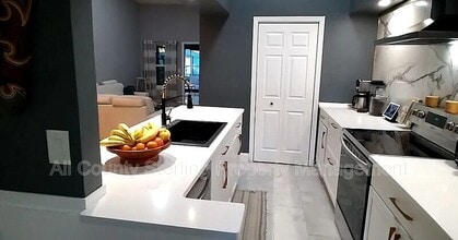 Building Photo - 3836 SW 30th Terrace