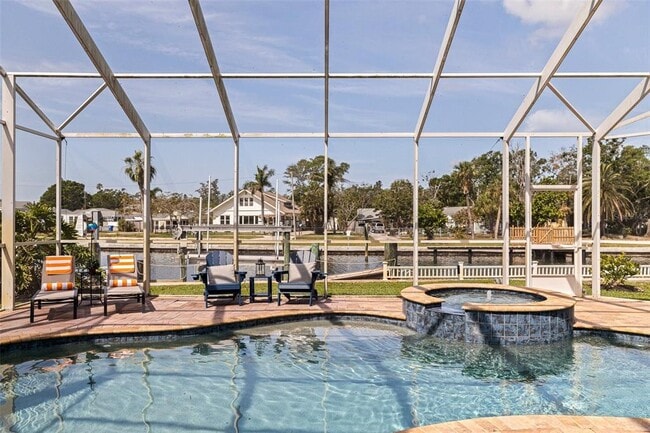 Building Photo - 3931 Pompano Dr SE