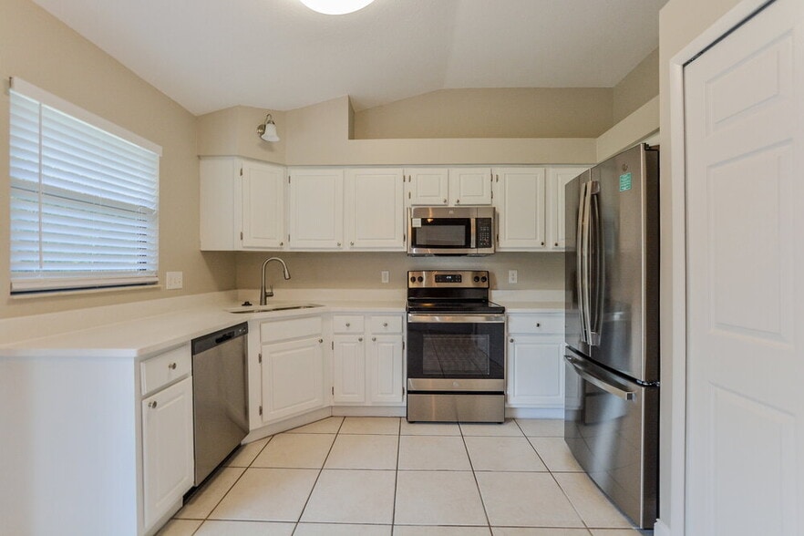 Building Photo - 10119 Pink Carnation Ct