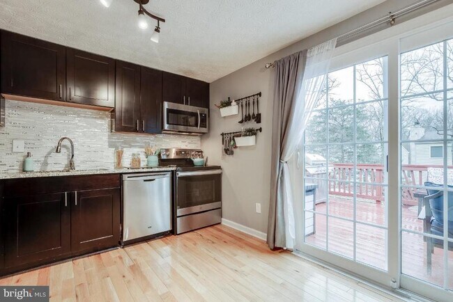 Building Photo - 8280 Wold Den Ct