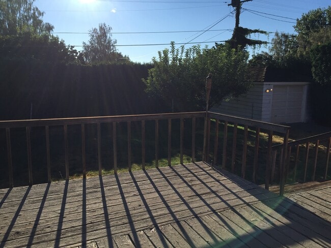 Building Photo - Darling Home in Historic Yakima Neighborhood