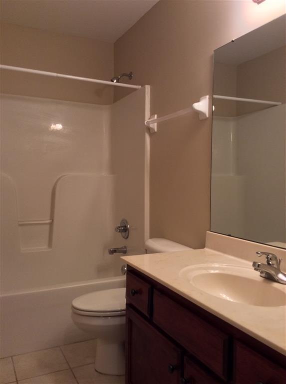 Building Photo - 3BD/2.5BA with Bonus Room in Collierville Farms.  Over 2300 sq ft!.  Pets are welcome!