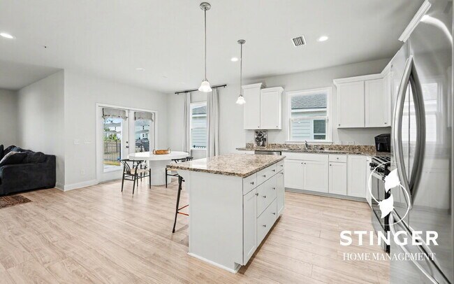 Building Photo - 1170 Salem Bay Dr