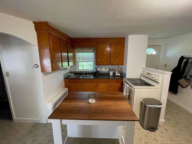 Kitchen - 59 Maybrook Ave