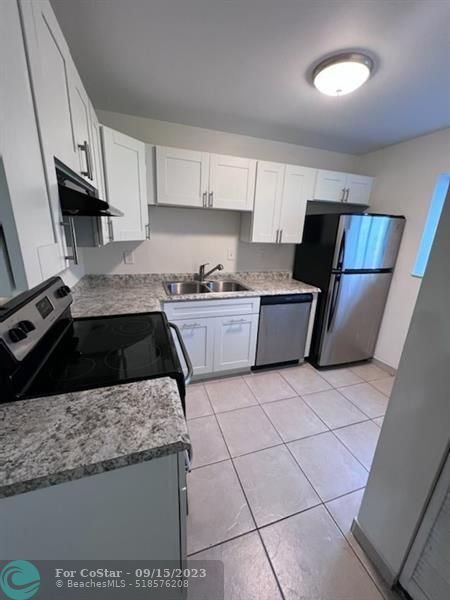 Building Photo - 108 Gardens Dr