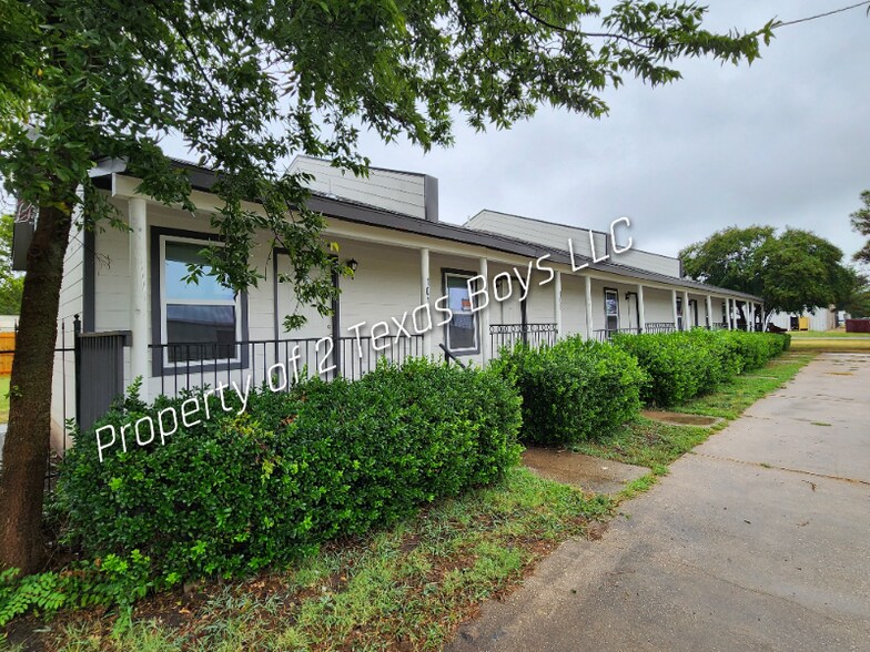 Primary Photo - 101 N Pecan St