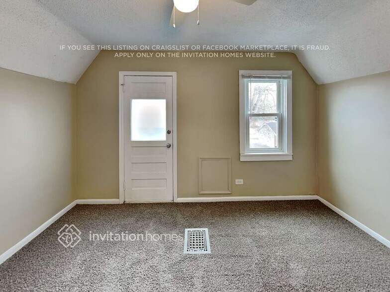 Building Photo - 4511 Snelling Ave