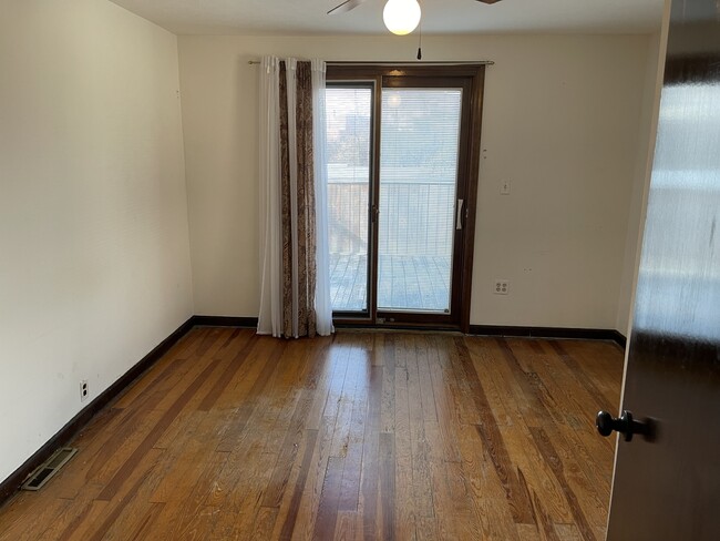 Building Photo - 2523 Scottish Pike