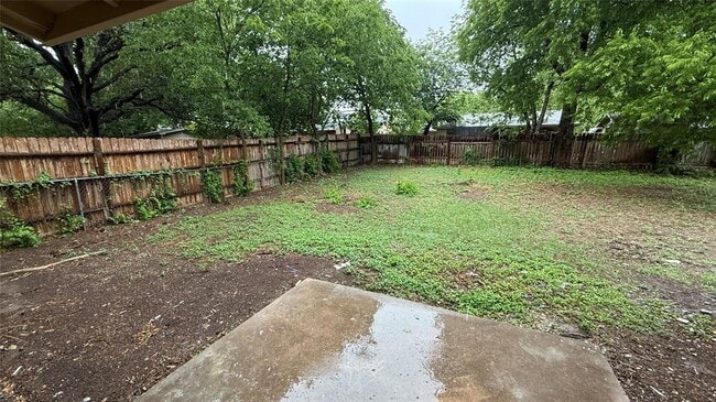 Building Photo - 106 E Longspur Blvd
