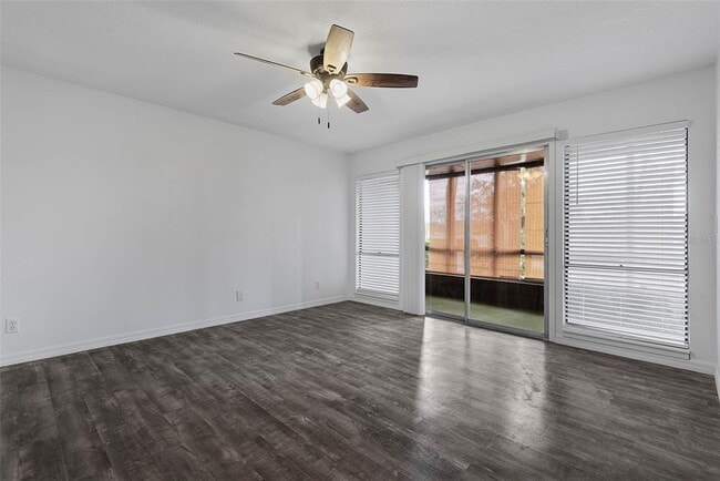 Building Photo - 60 Club House Dr