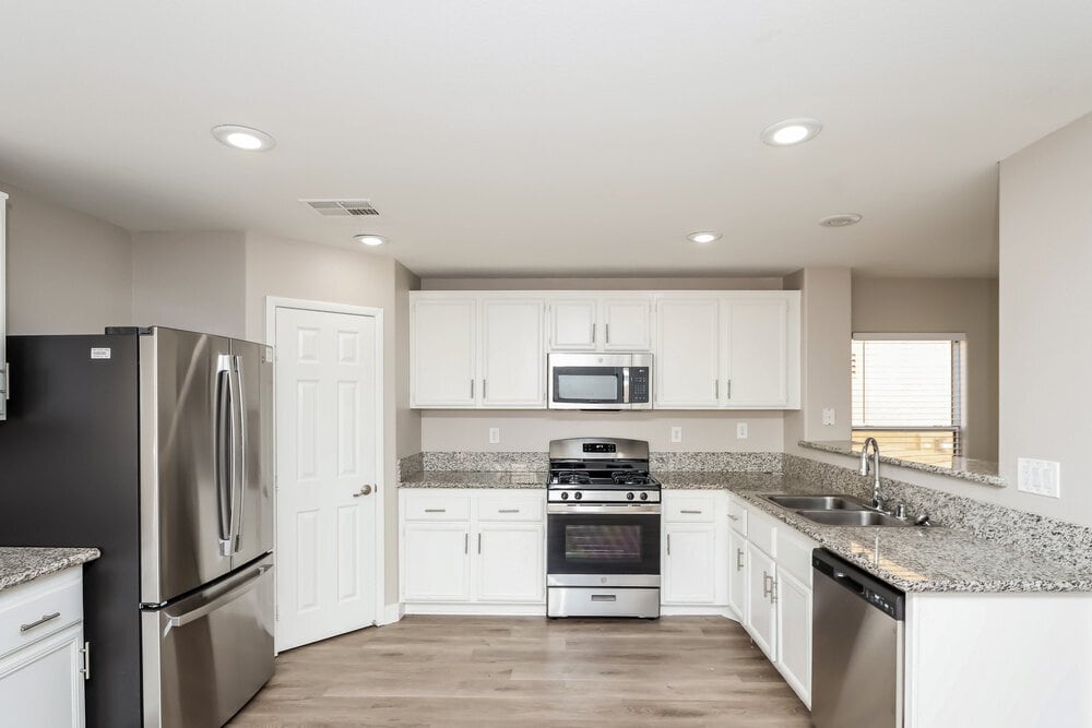 Building Photo - 4792 W Shelbourne Ave