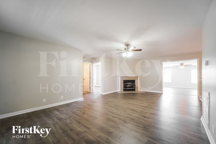 Building Photo - 308 Eisenhower Dr