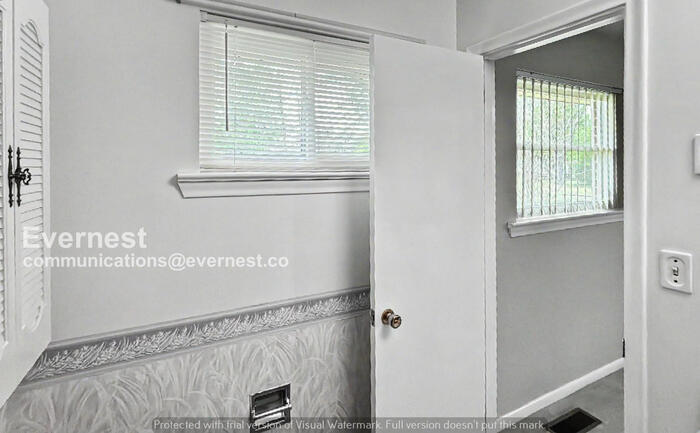 Building Photo - 331 Serena Dr